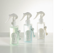 【公式】リリーフスプレー 150ml 消臭スプレー 衣類・布製品・寝具・カーテン・車内・空間用 静電気防止 天然由来消臭成分 ファブリックミスト 3種の香り